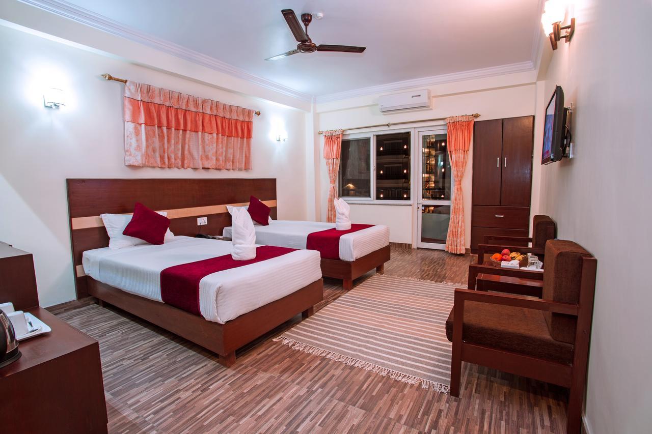 Hotel Spring โพคารา ภายนอก รูปภาพ